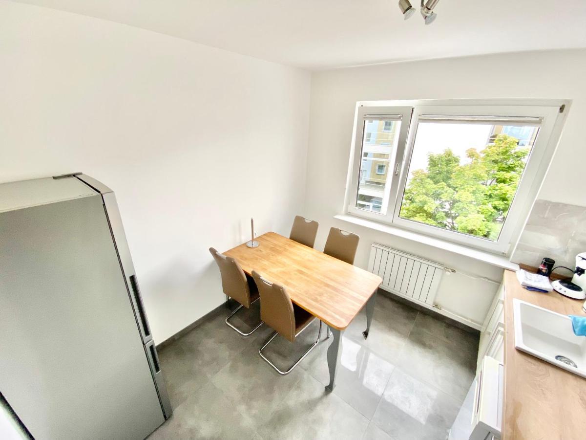 Zentral Gelegene 2 Zi. Wohnung Naehe Innenstadt/Hbf Wolfsburg Luaran gambar