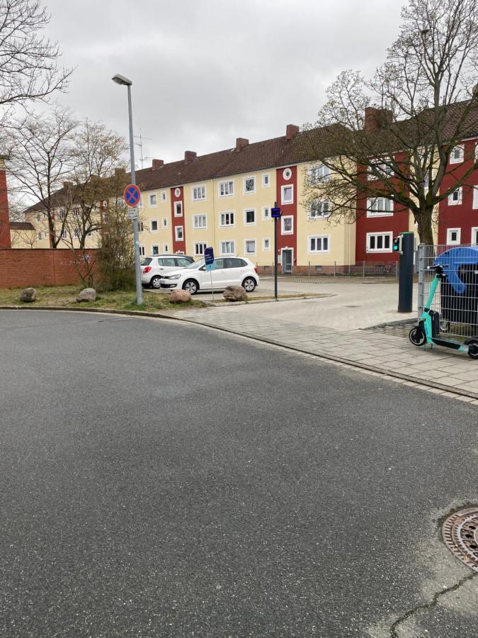 Zentral Gelegene 2 Zi. Wohnung Naehe Innenstadt/Hbf Wolfsburg Luaran gambar