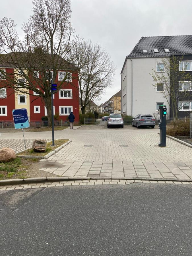 Zentral Gelegene 2 Zi. Wohnung Naehe Innenstadt/Hbf Wolfsburg Luaran gambar